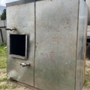 Емкость нержавеющая, объем — 3,9 куб.м., прямоугольная, инв 3554
