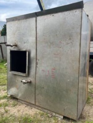 Емкость нержавеющая, объем — 3,9 куб.м., прямоугольная, инв 3554