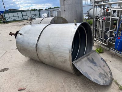 Емкость нержавеющая, объем — 2 куб.м., вертикальная, змеевик, инв 4783